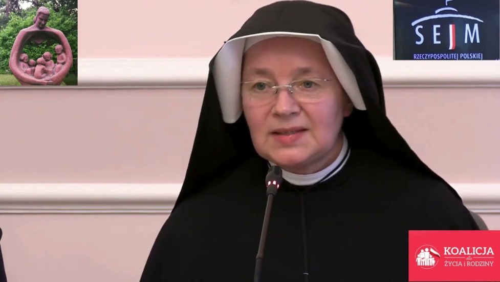  Prawdziwa pomoc dla kobiet! Dom Samotnej Matki i co dalej?